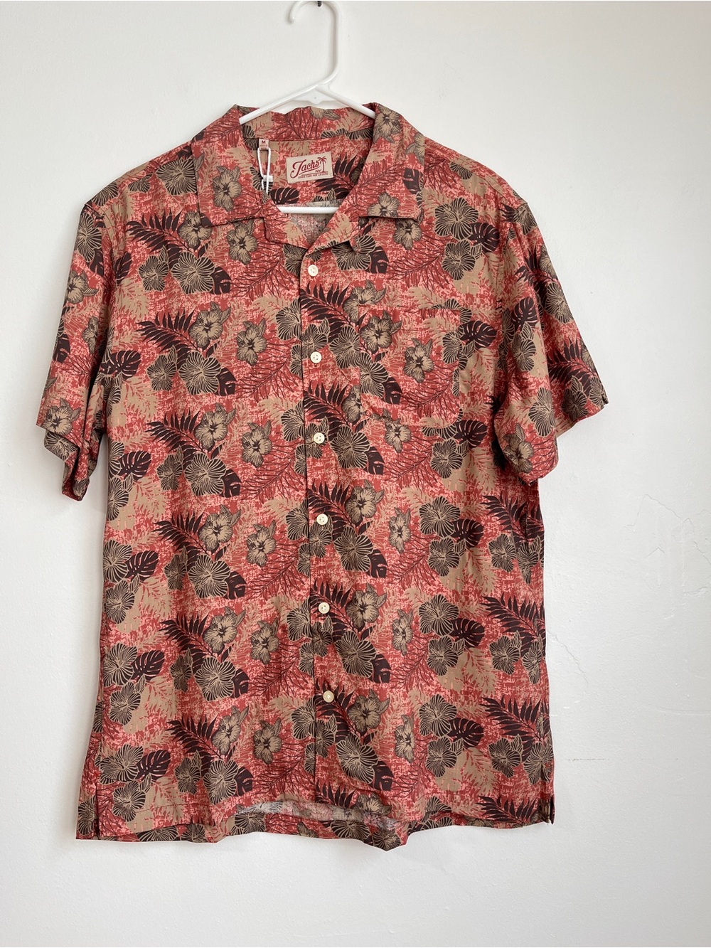 Jachs  NY Men’s Red and Brown Hawaiian Floral Camp Shirt Sixe M Rayon Button-Up